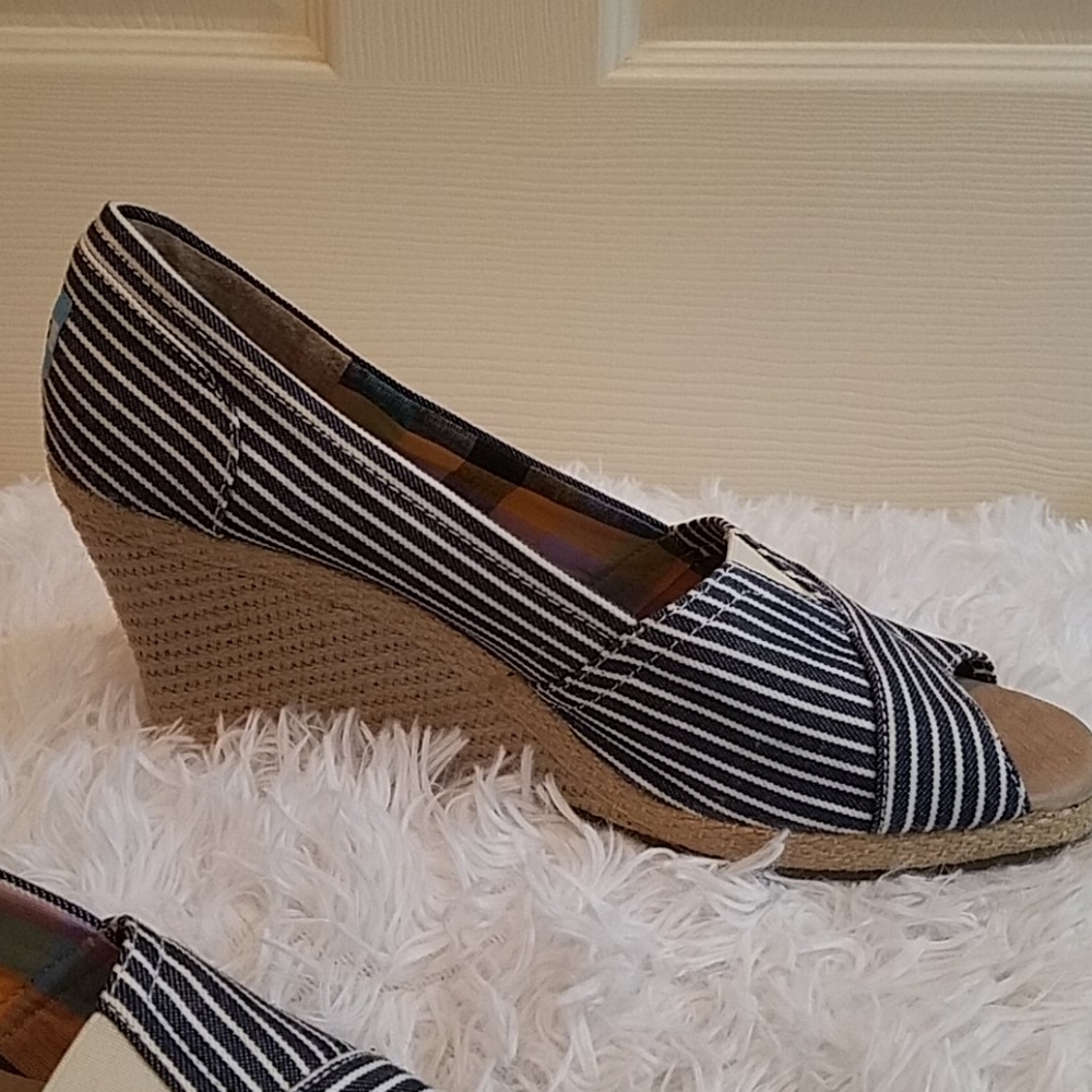 Toms Canvas Espadrille Wedge Sandals - Picture 6 of 10